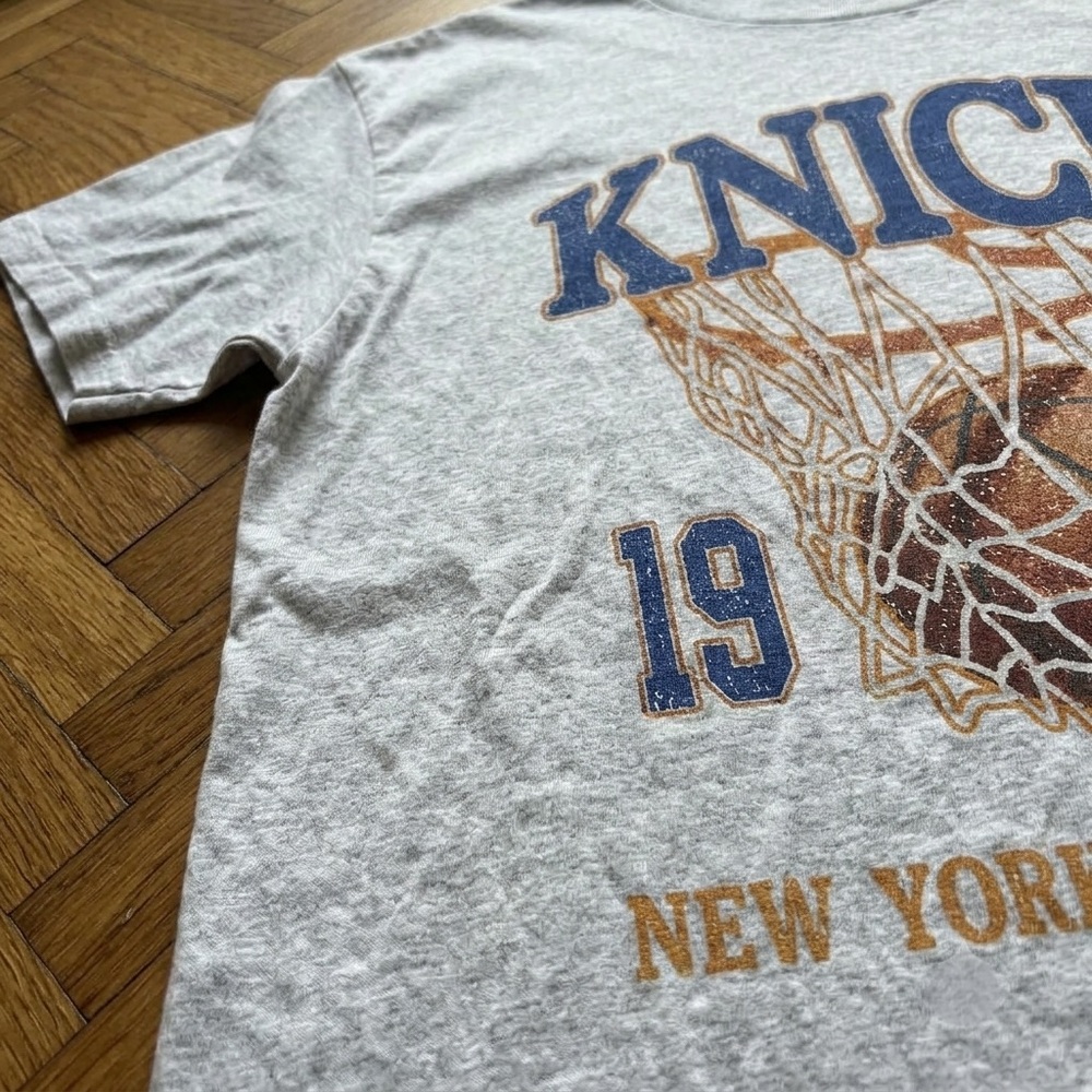 Gildan Gray Knicks Graphic Tee with Blue and Orange Print - Picture 3 of 3